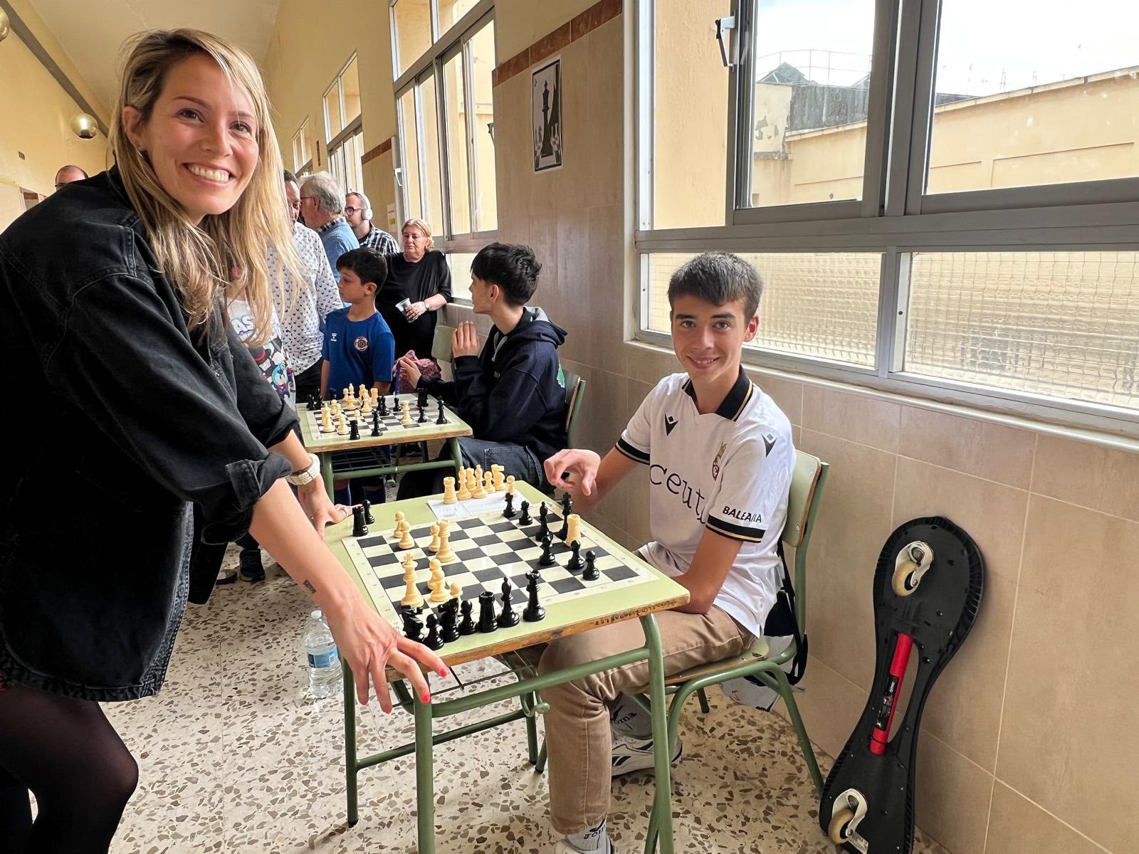 Simultánea de Ajedrez con una gran maestra